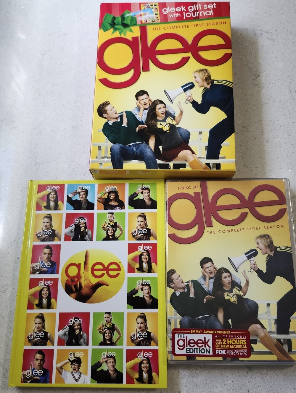 New Glee: The Complete First Season Gleek Gift Set DVD and Journal Sealed